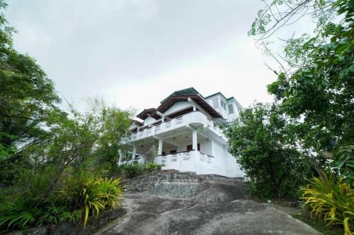 Grand View Hotel