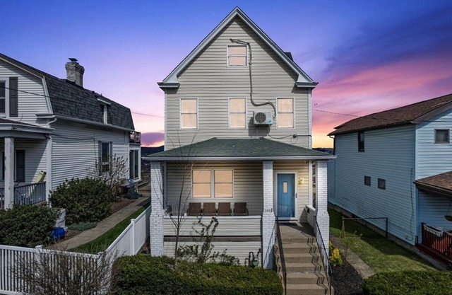 Grand VIEW Natural Light 7 Beds Sleeps 11!