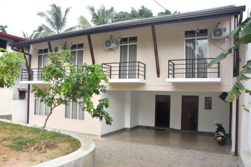 Grand White Hotel