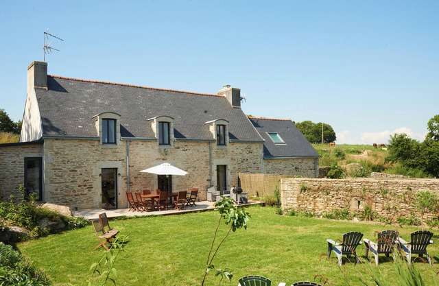 Grande Maison Charmante au Milieu des Chevaux. Logement Insolite Dans Ecuries!