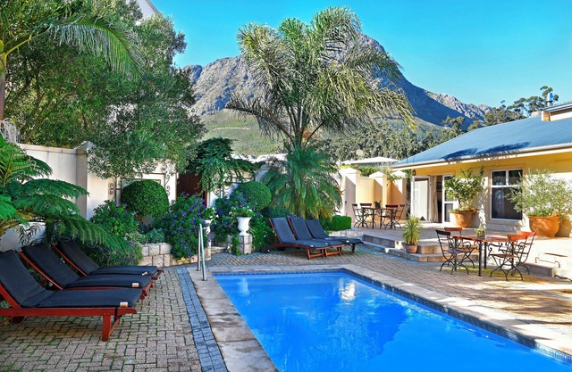 Grande Plaisir! Luxury Holiday Home for family or friends traveling together.