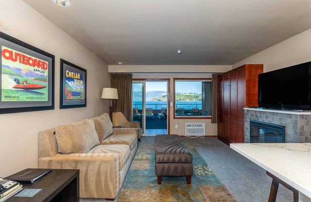 Grandview 514 Waterfront condo on Lake Chelan