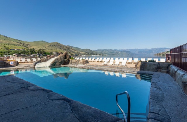 Grandview 540 2 Bedroom Executive Waterfront condo