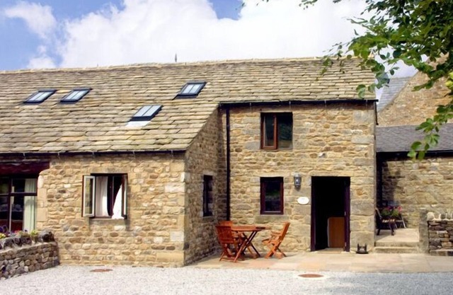 GRANGE COTTAGE, family friendly, character holiday cottage in Buckden
