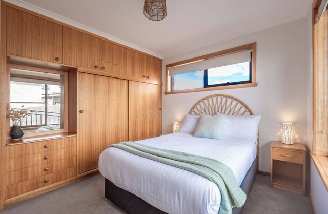 Granite Beach House - Freycinet Holiday Houses