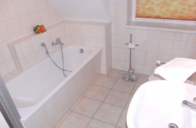 'Granitz Castle': Large apartment for up to 6 guests (with extra bed)