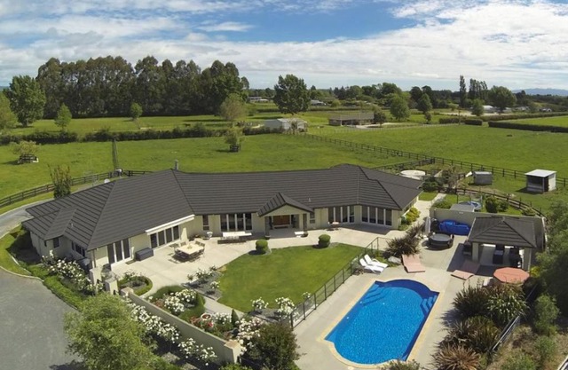 Grasslands Bed & Breakfast