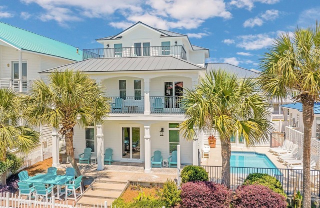 Grateful by The Sea | Crystal Shores - Destin | Pool! | Near The Beach!