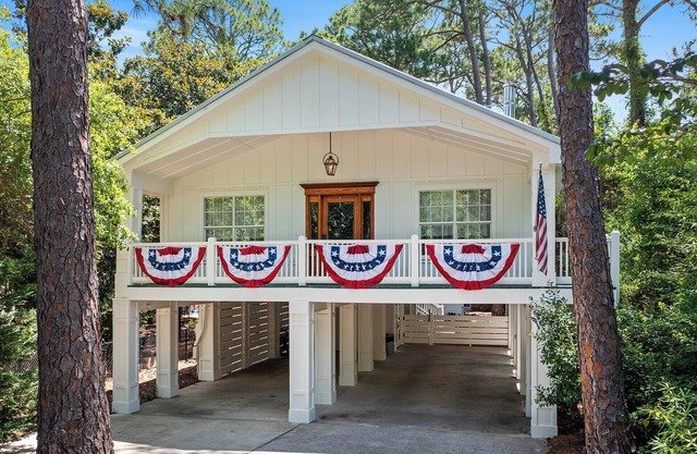 Grayton Time - Grayton Beach, Heated Private Pool, Walk to the Beach + Red Bar!
