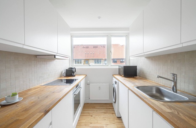 Great 2-bed in Frederiksberg w/balcony - 203