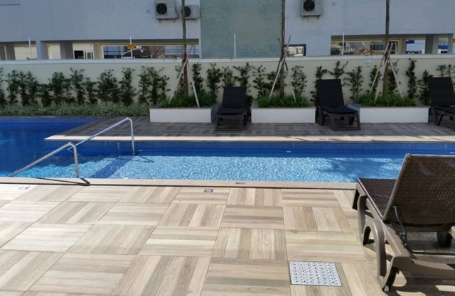 GREAT 2 BEDROOM APARTMENT, STROLL OF GULLS - COND. WITH POOL AND PLAYGROUND.