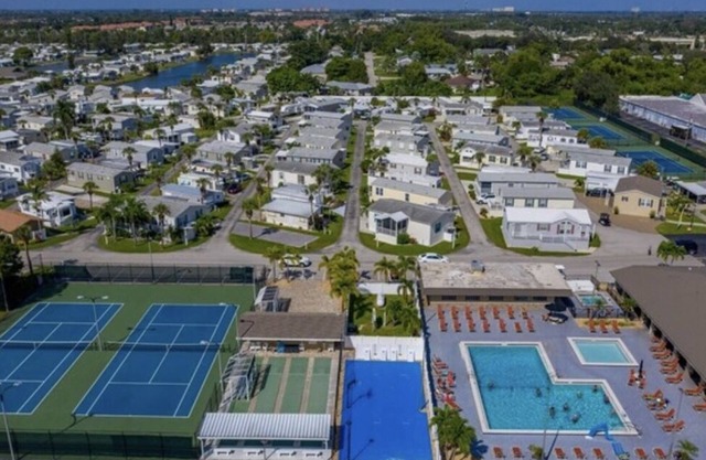 Great 2bedroom cottage in Fort Myers Beach, SANIBEL, w.WiFi, fitness room &pool
