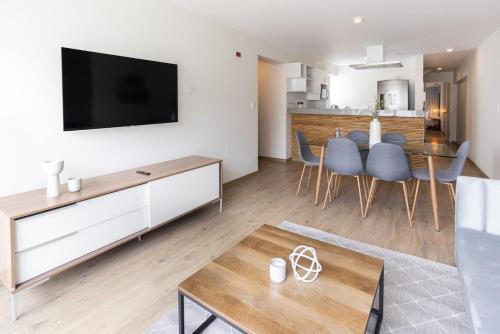 Great 3BR Duplex with Terrace in Miraflores