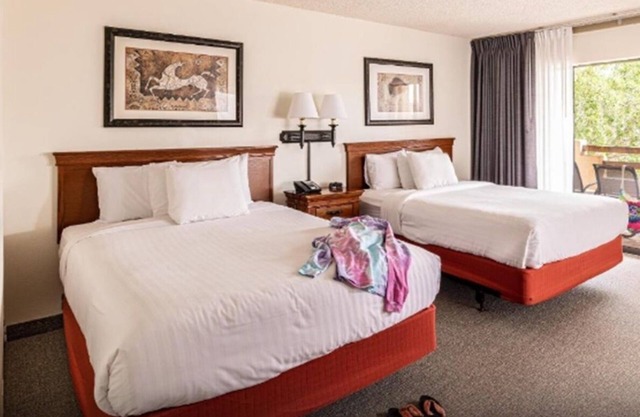 Great Amenities! 3 Convenient Units, Pool, Free Parking!