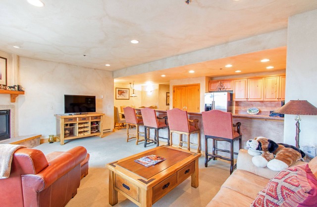 Great Amenities In This 1-Bedroom Mountain Escape