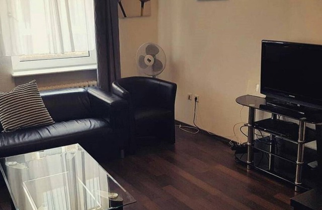 Great Apartment in GREAT Location!(Neustrasse!)