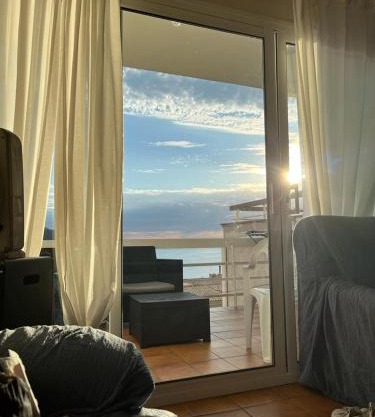 Great Apartment next to the sea