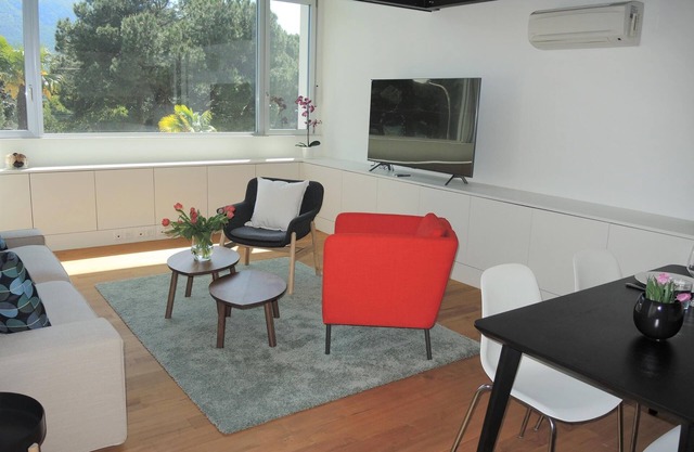 Great city apartment in a prime location right on the lake promenade