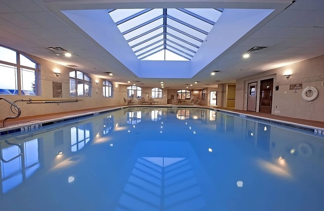 GREAT ESCAPE! 1 COMFY UNIT, POOL!