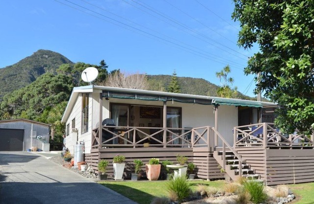Great family holiday. Watersport, walks, surfing, tennis, golf, & cafes nearby!