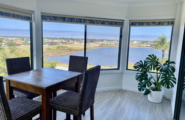 Great for families and large groups. Walk to town. Big house with heaps of room.
