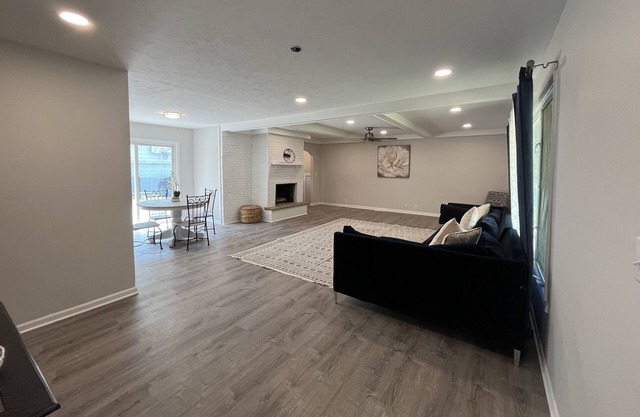 Great for family Cozy, Quiet and Fully Furnished Home in the Rockford area