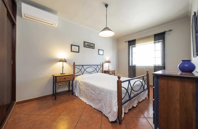 Great for large groups 5 bed villa in Gale