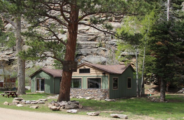 Great Getaway on the Big Thompson very near Estes & Rocky Mt. Nat'l Park