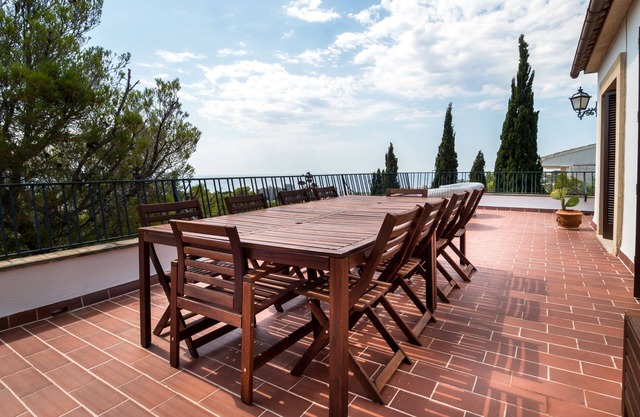 Great holiday villa with huge terrace and breathtaking sea-view