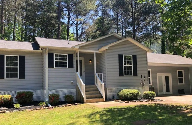 Great House across the road from Lake Norman. Near State Park 4 hiking & Lake