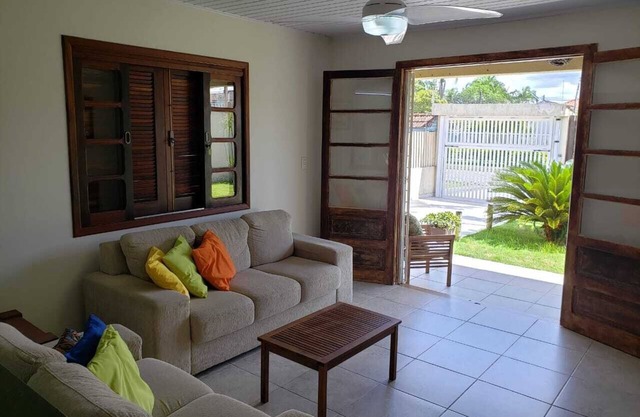 Great house, airy, close to the sea, with pool and all utensils!
