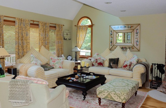 Great House Great Location. Perfect for Families. Stratton,Bromley, Manchester