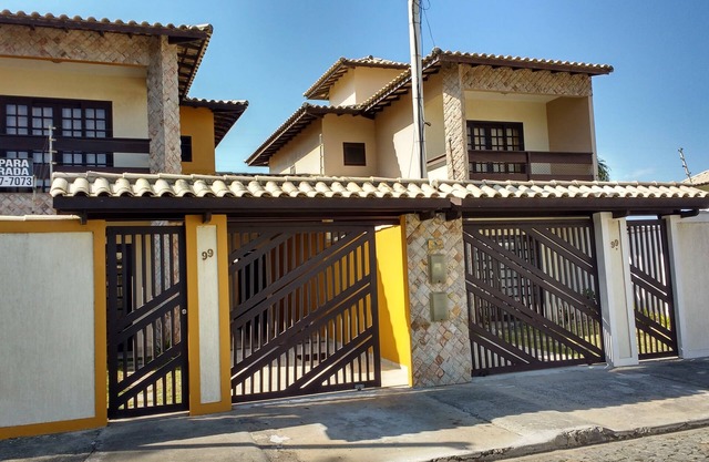GREAT HOUSE IN COLD CABLE