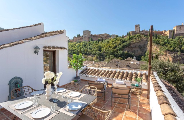 Great house in the Center. Mirador Reyes