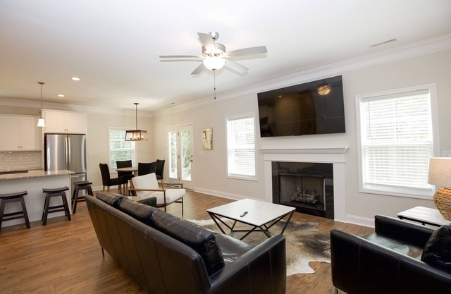 Great Location! 4 Bed/4.5 Bath House in Pinehurst!