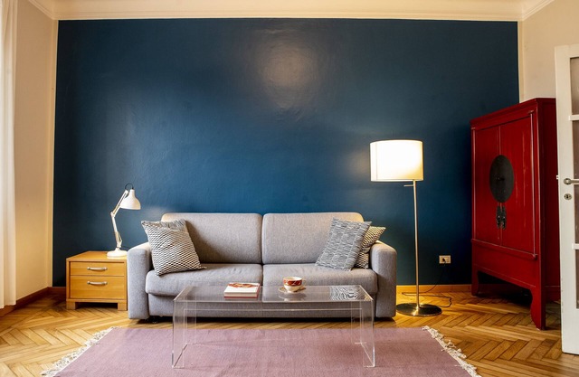 Great Location, Spacious and Bright,Top Floor