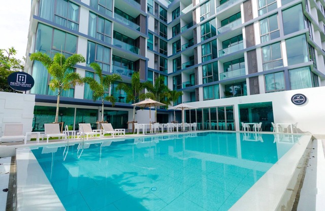 Great location walk to BangTao beach & Boat Avenue
