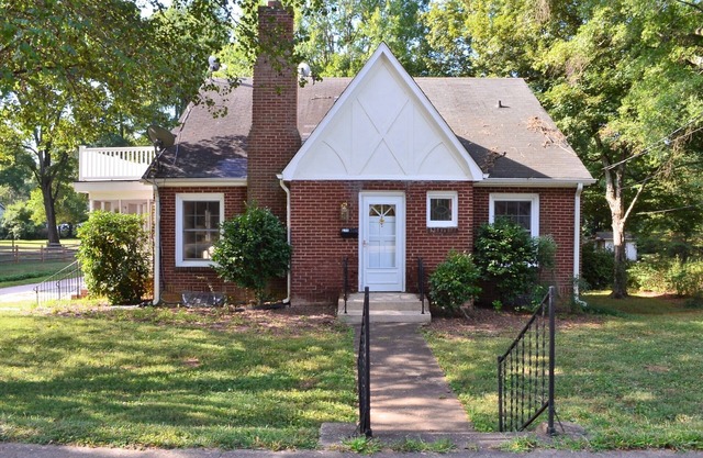 Great Mooresville location, Perfect for longer-term Guests Who Want A Home Feel