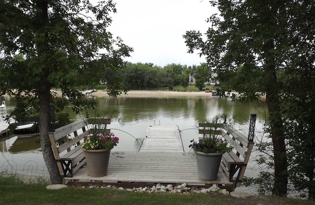 Great place for relaxing, boating, duck\goose hunting, fishing, snowmobiling