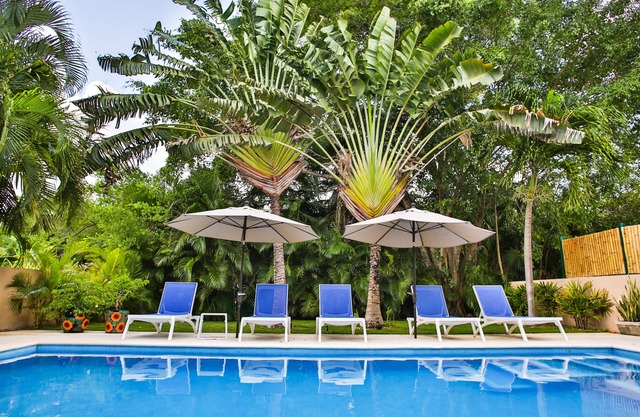 Great Private 4 bed 3 full baths, just mins from the beach