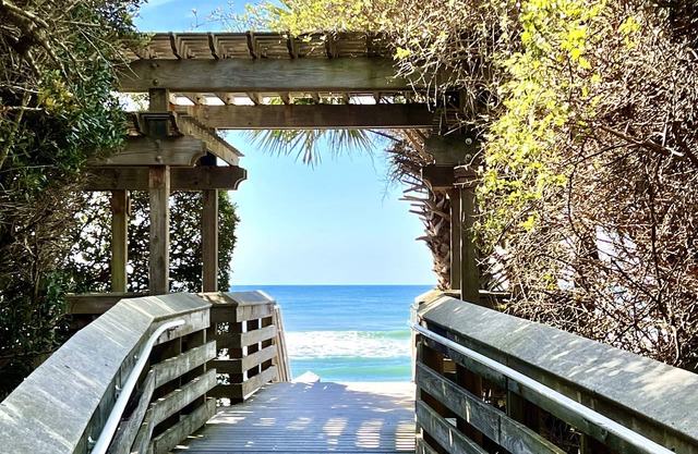 Great rates for a fall 30A beach getaway!