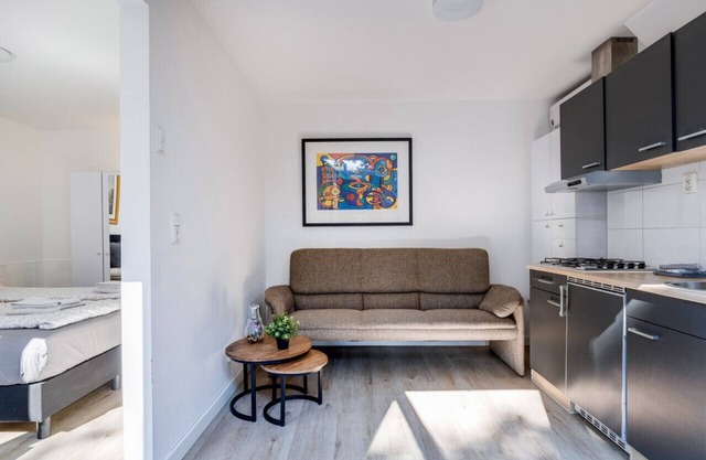 Great Studio Apartment/Outside Jacuzzi