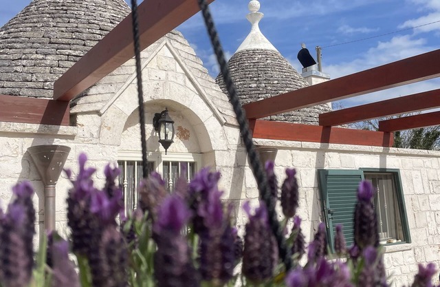 Great trulli house in the Apulian countryside!