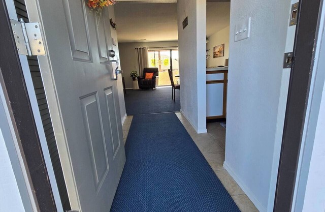 Great Views of Beautiful Table Rock Lake in this 2bd 2ba condo!