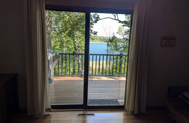 Great views-peaceful, private, fast internet