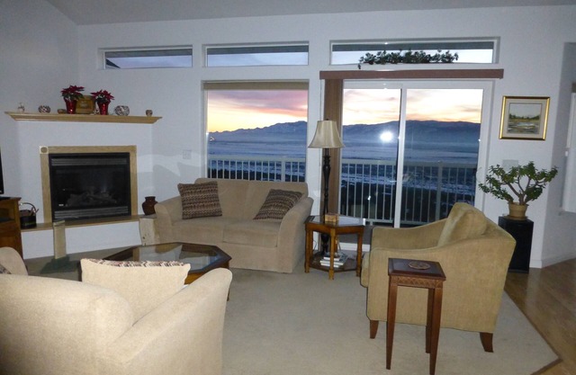 Great Views, Quiet Neighborhood, Comfortable Living & Pet Friendly!