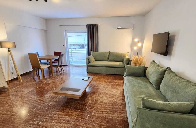 Grec Maison Piraeus by GrecCollectionnTwo-Bedroom Family Apartments with Balcony