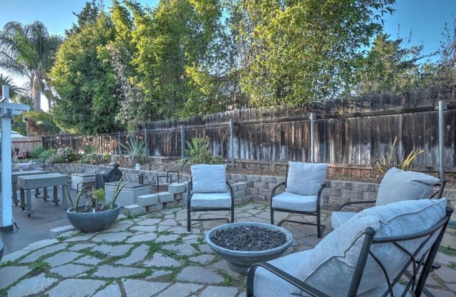 Greeco Suite · *New Listing* Hidden Gem Upgraded 1-Bedroom Suite