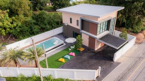 Green Beach Pool Villa