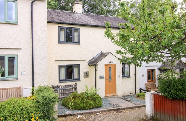 Green Beck Cottage Coniston - a cottage that sleeps 5 guests in 3 bedrooms